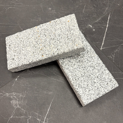 Žulová dlažba 20x10x3