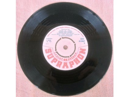 Alžbeta Svobodová / Detský Spevácky Sbor Plameň – Tichá Noc / Nesiem Vám Noviny (7"SP)