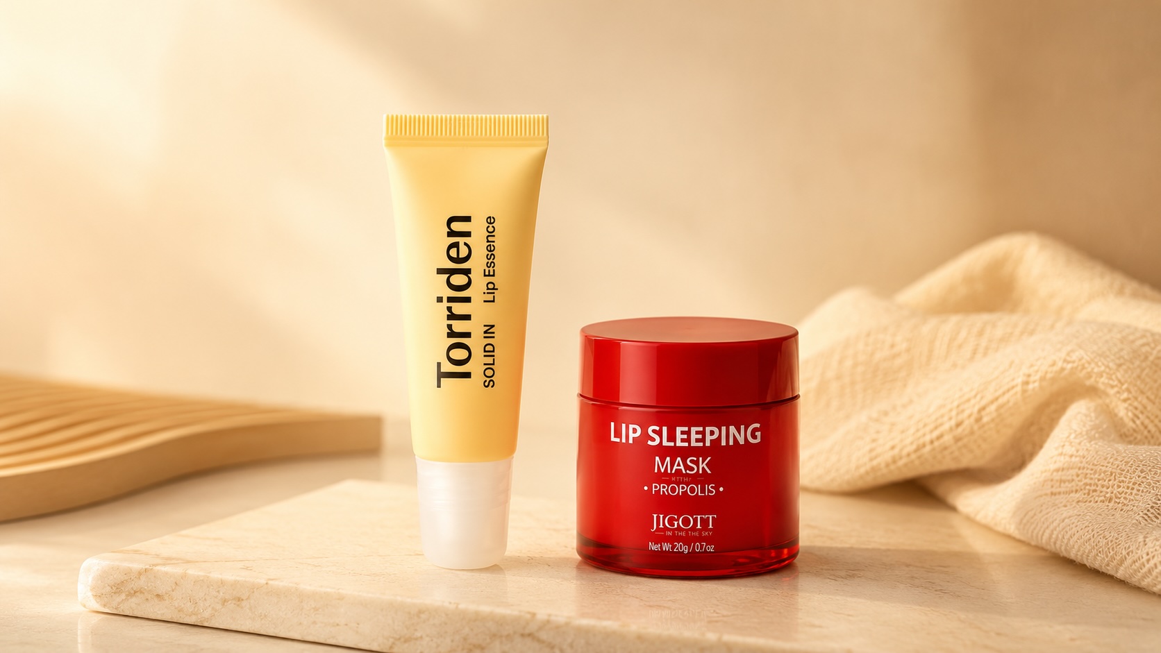 Noční maska na rty, nebo lip essence? Jak poznat, co Vaše rty právě potřebují