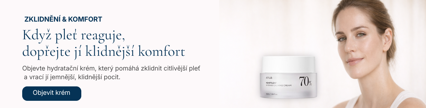 Banner VIONE: žena s jemně hydratovanou pletí v klidné póze vedle zklidňujícího hydratačního krému ANUA Heartleaf 70 Intense Calming Cream, text o zklidnění a komfortu pro citlivější pleť.