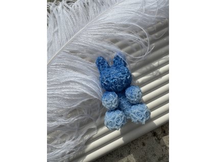 Velikonoční svíčka zajíčka v modré ombré barvě