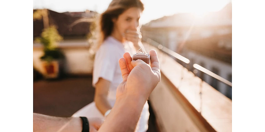 Ako originálne požiadať o ruku? Tipy na miesto, reč či prsteň