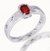 Prsteň s rubínom a briliantmi v bielom zlate 14k