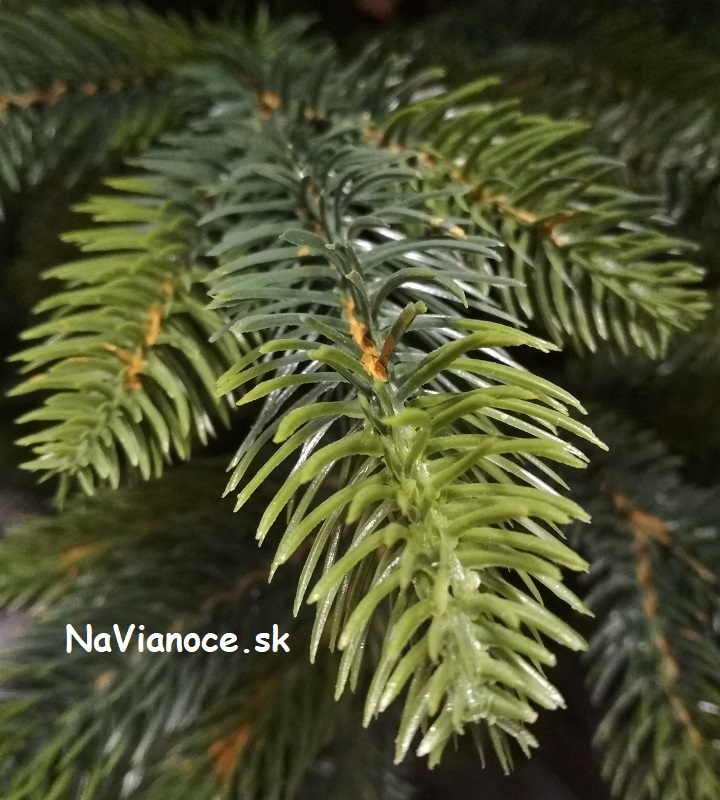 umely-vianocny-stromcek-3d