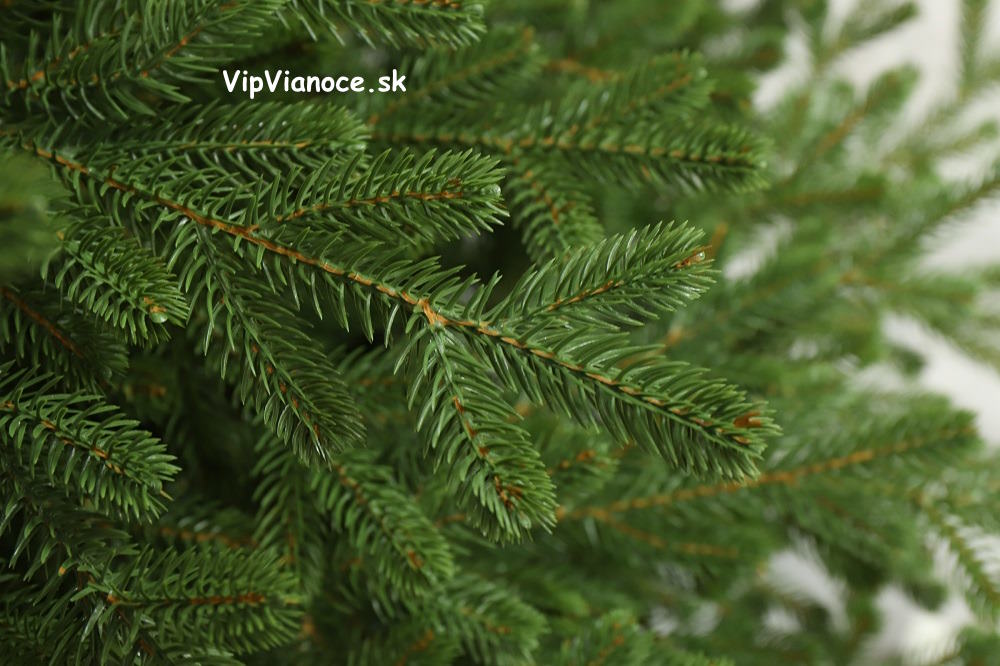 kvalitne-umele-vianocne-stromceky