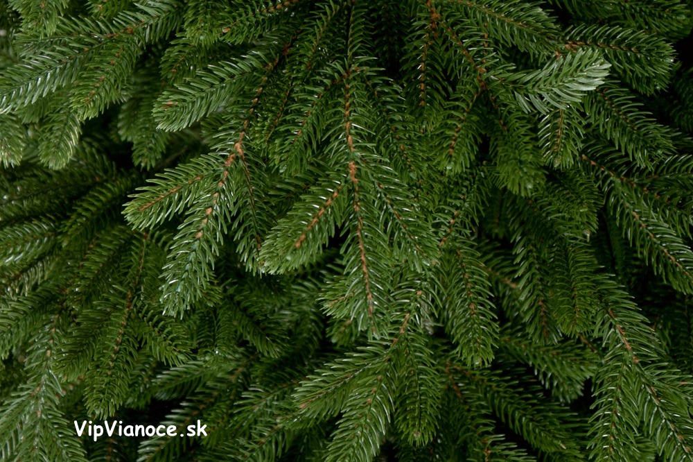 kvalitny-umely-vianocny-stromcek