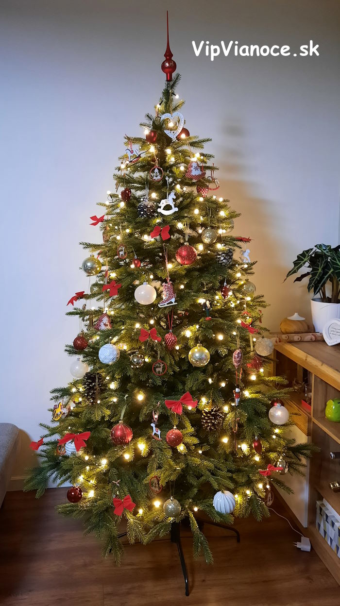 cely-3d-umely-vianocny-stromcek
