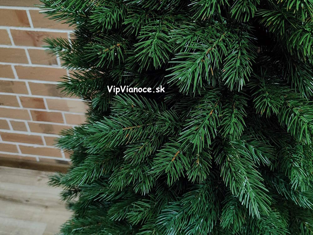 uzky-cely-3d-vianocny-stromcek