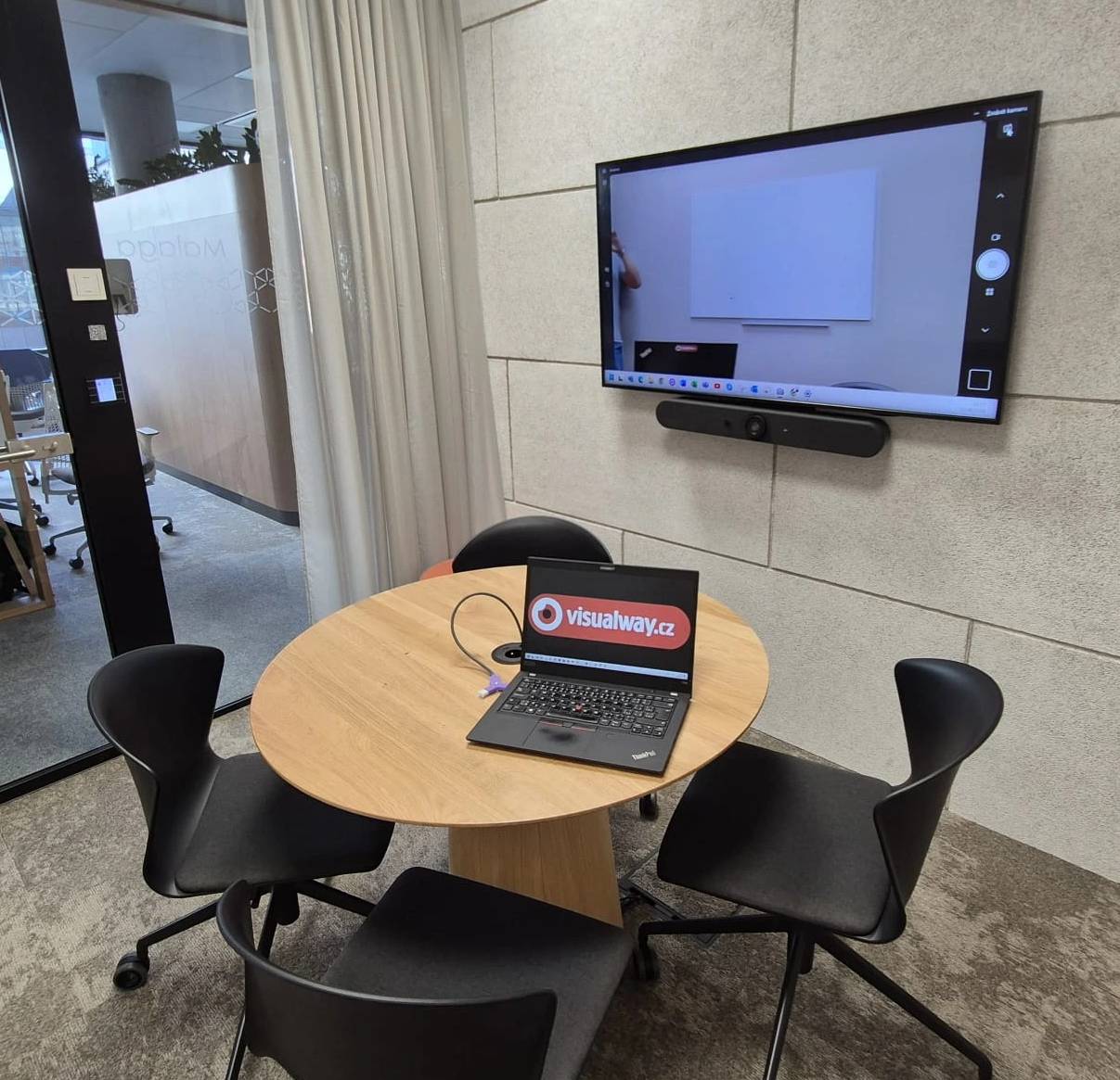 Efektivní videokonferenční řešení pro malé místnosti: Kvalita v každém detailu