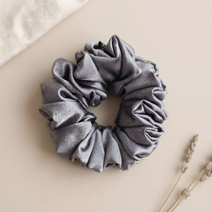 Saténová scrunchie gumička - antracit