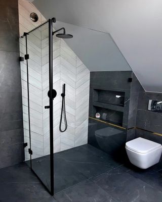 Black design....www.vitro.cz . . . . . . . . . . #inovation #architecture #blackdesign #glass #glassdesign#schodiste...