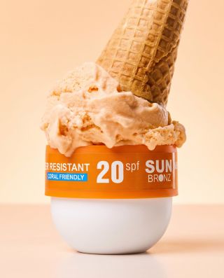 Toto letné pokušenie patrí na pokožku. A to najmä v horúcich letných dňoch!🍦☀️ Naše opaľovacie maslo SUN BRONZ Coral...