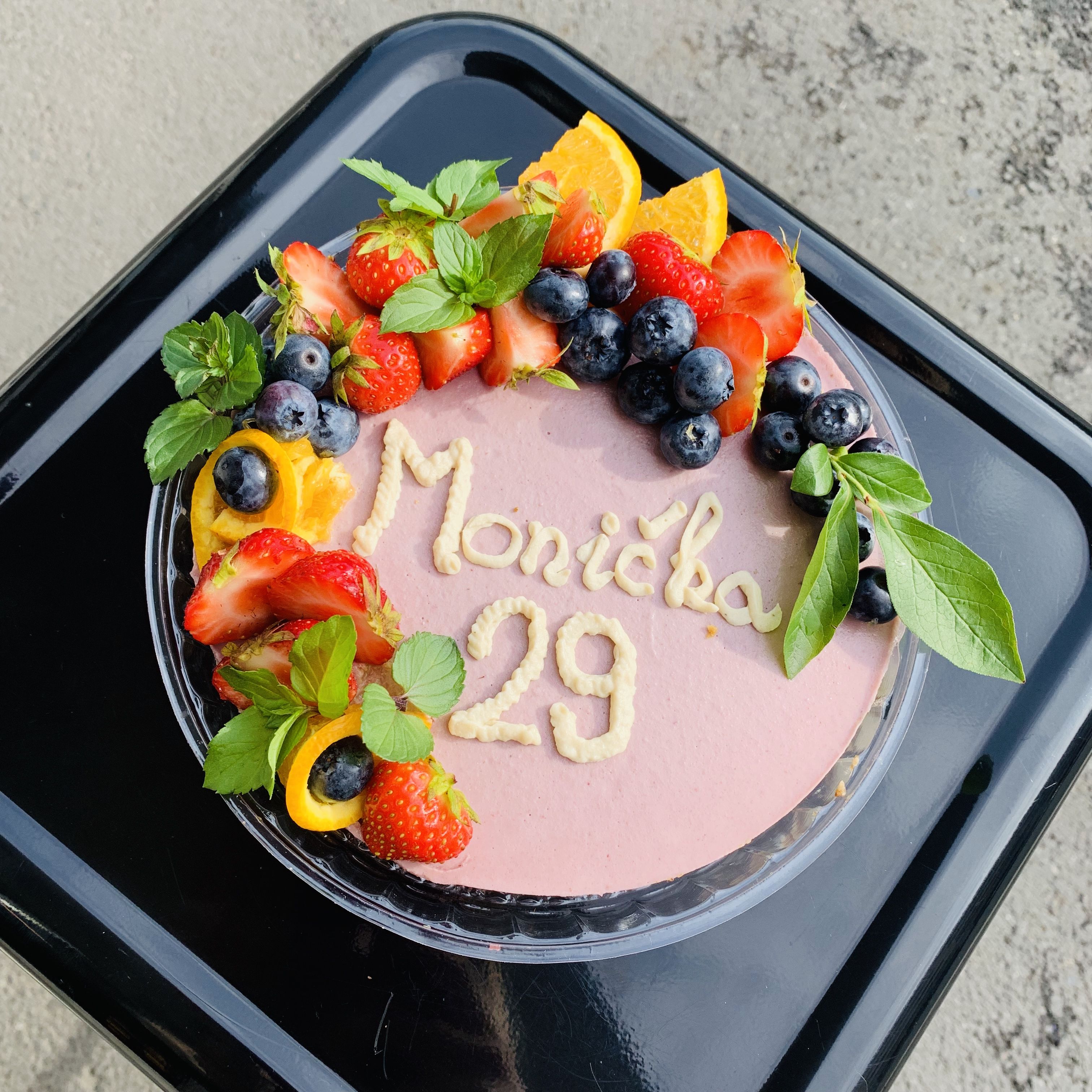 krásný dortík k narozeninám. Monička - Ostrava