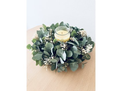 Věnec s eukalyptem a gypsophilou