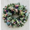Věnec s eukalyptem a gypsophilou barevný 45-50 cm