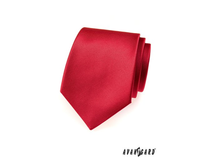 Červená kravata s jemným rýhováním