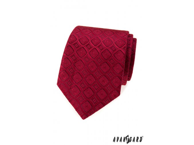 Červená kravata s nepravidelně hranatým vzorem