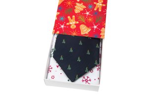 Modrá luxusní pánská kravata se stromečky + kapesníček do saka (vánoční dárková sada)