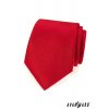 Červená kravata se zajímavou strukturou