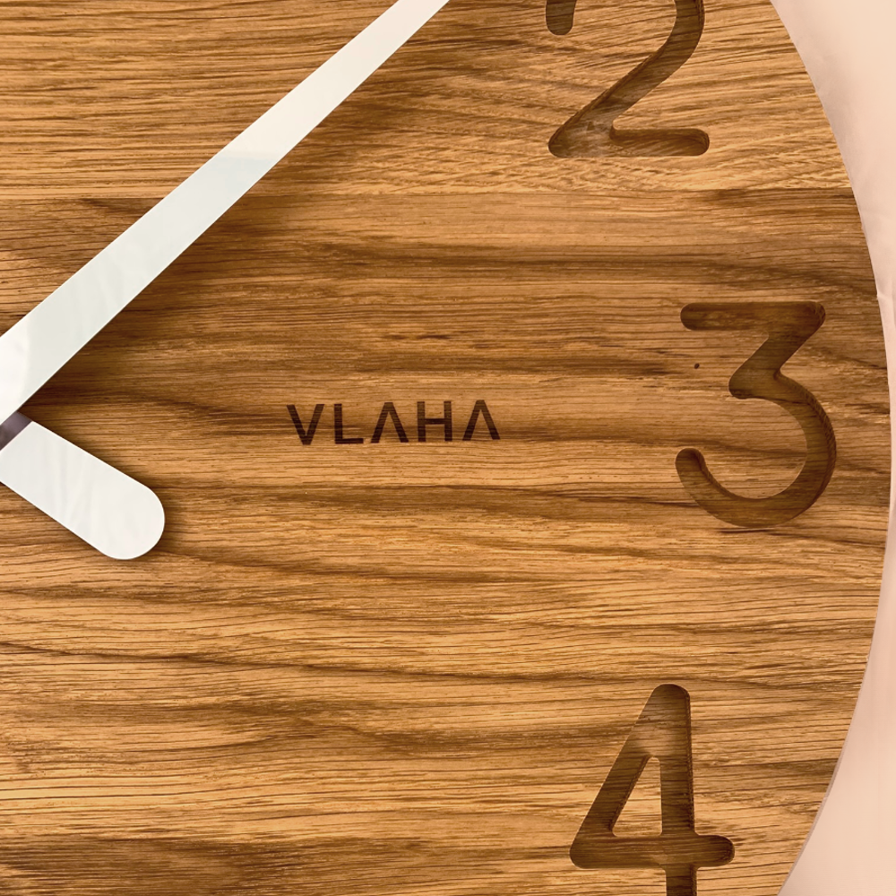 Nové dubové hodiny VLAHA OAK s čísly jsou tady