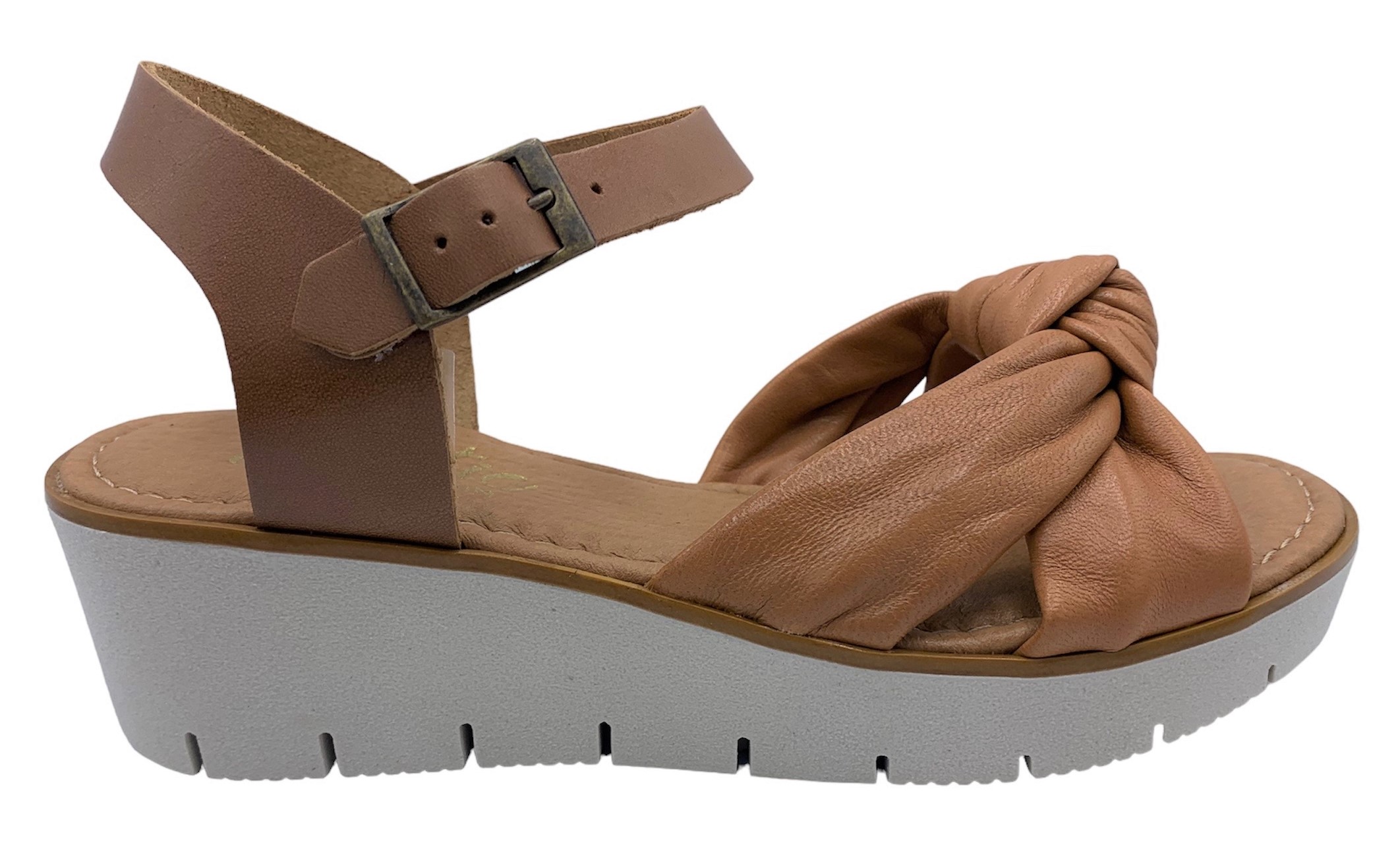 Dámské kožené sandále na klínku MISSTIC 1616 hnědé Velikost: 40 (EU)