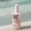 Authentic Beauty Concept Glow Spray Serum s UV cohranou vlasou pred slnkom