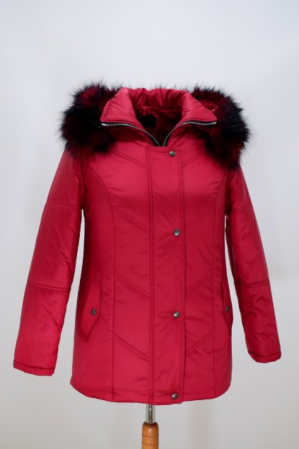 Dámská tmavě červená zimní bunda Saša nadměrné velikosti.