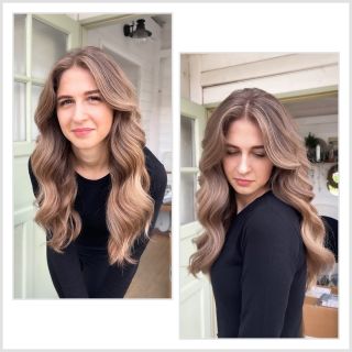 Zesvětlení neznamená být vždy platinová blondýna👱‍♀️. Vlasy pro @kosmetika_anetahrdlickova 💄🧴💋Prosvětlená kontura kolem...