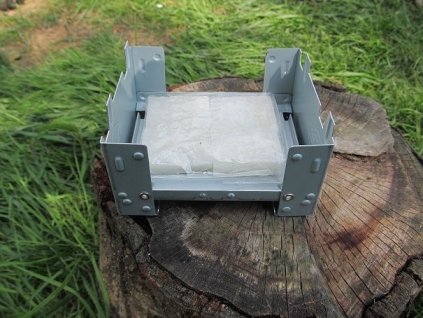 Vařič na tuhý líh, typ NATO