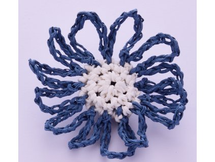 Háčkovaná dekorace za papírového lýka 1