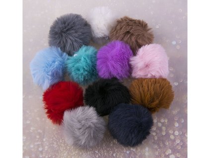 Pompon ze sztucznego futra z pętelką 7cm