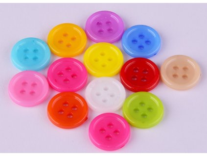 Knoflík 13 mm čtyřdírkový plastový