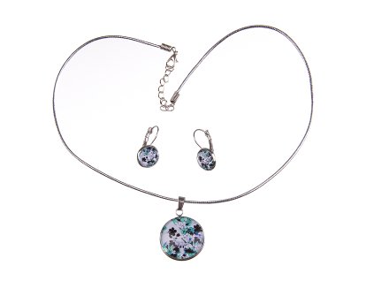 Set necklace and earrings