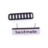 HAND MADE značka kovová 36x10mm varianta stříbrná