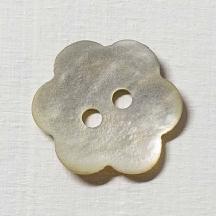 Knoflík Drops 600 - kytička 15 mm