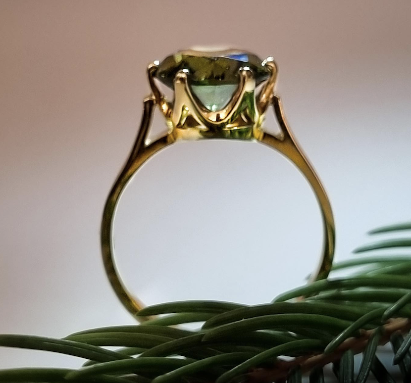 Šperk s Vltavínem jako ideální dárek k Vánocům