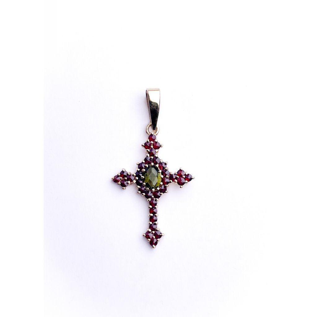 Moldavite pendant in gold with garnet 2000185590004