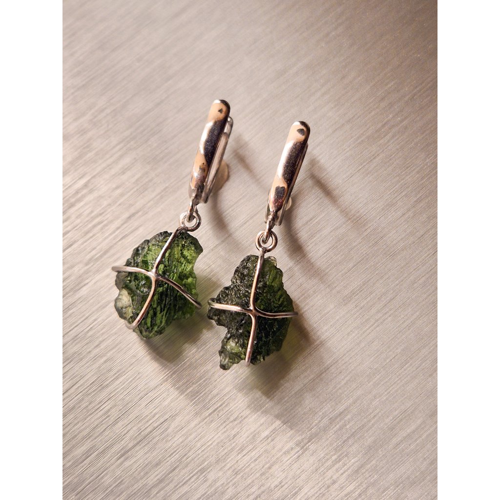 Stříbrné náušnice s vltavíny