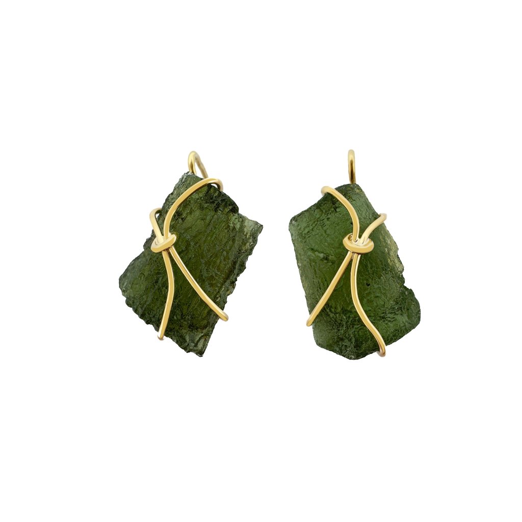 Moldavite earring in gold 2000026120001
