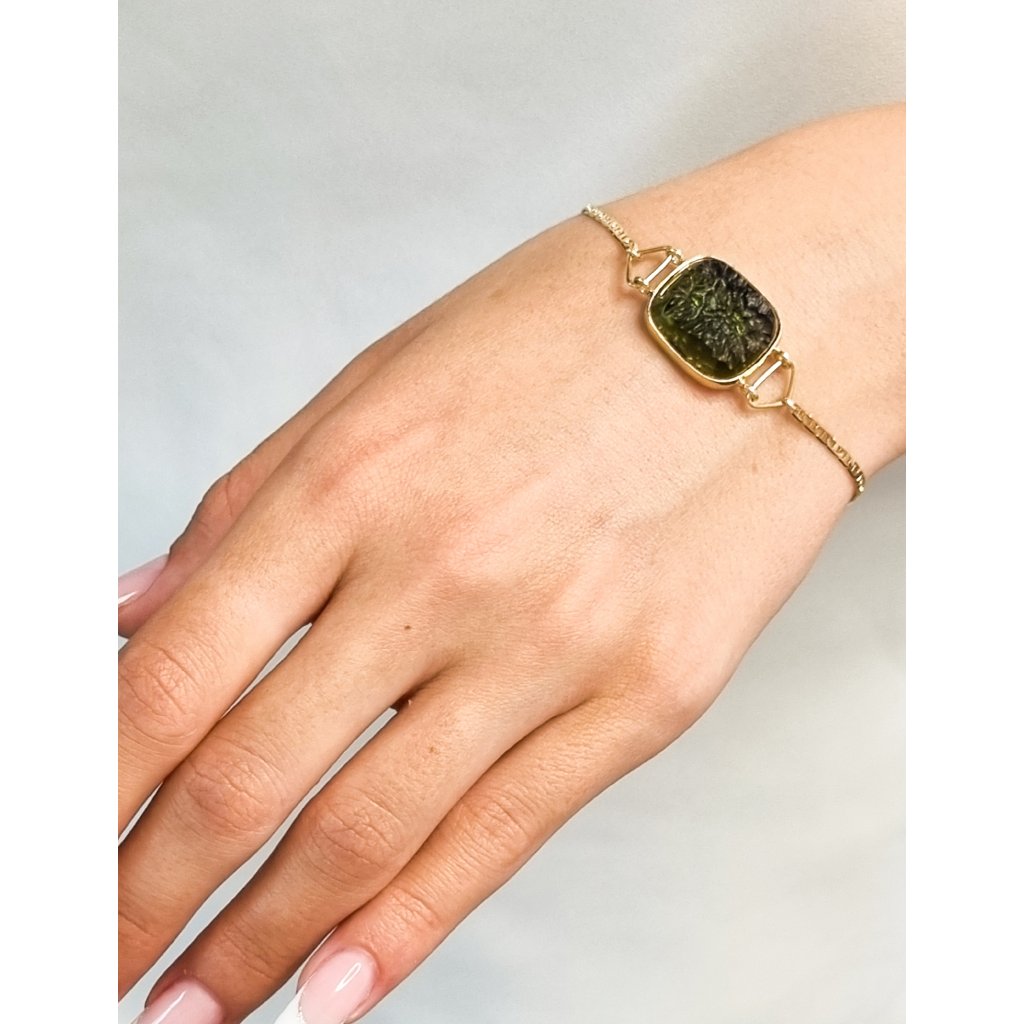 Gold bracelet with Moldavite P2000312810005