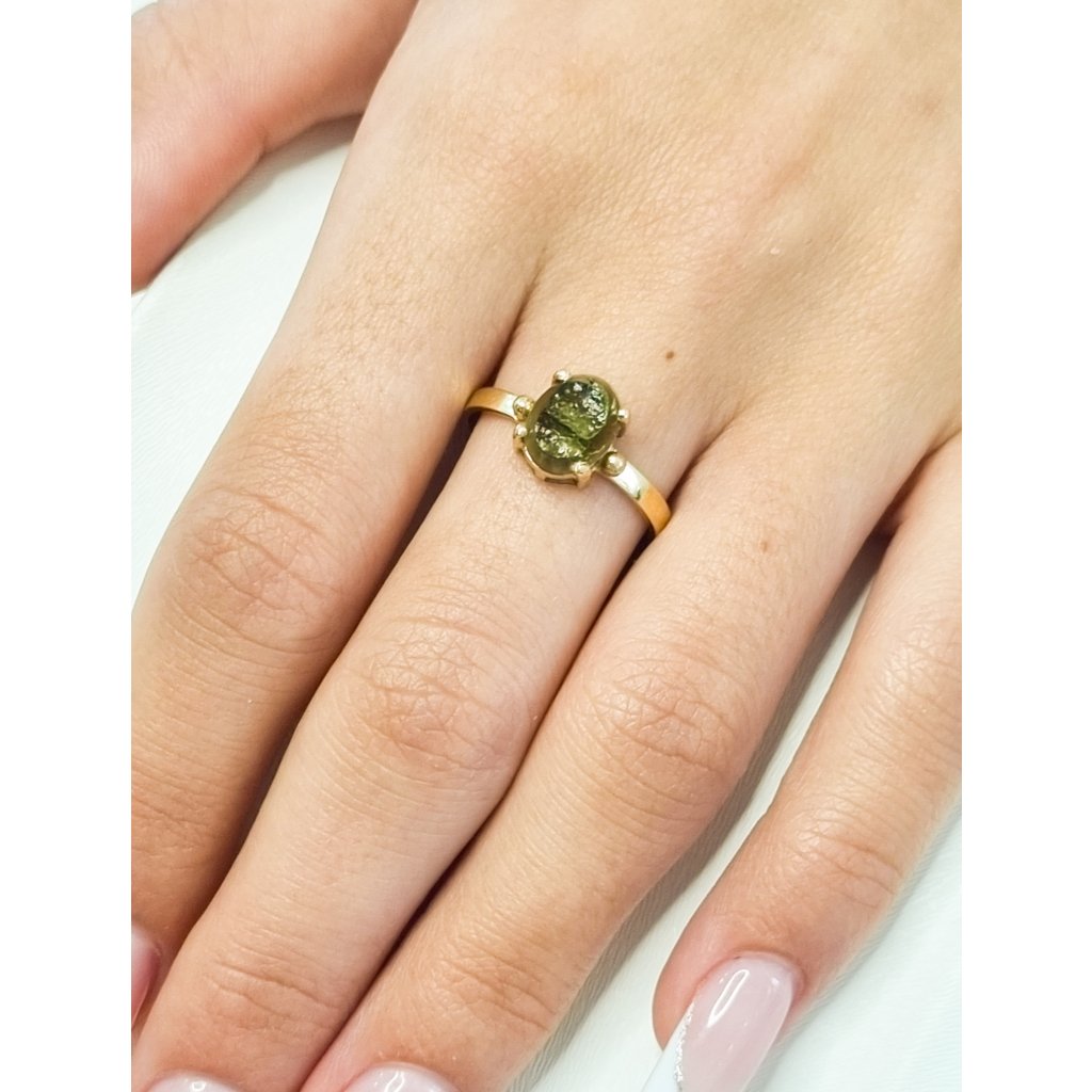 Gold ring with Moldavite P2000290130003
