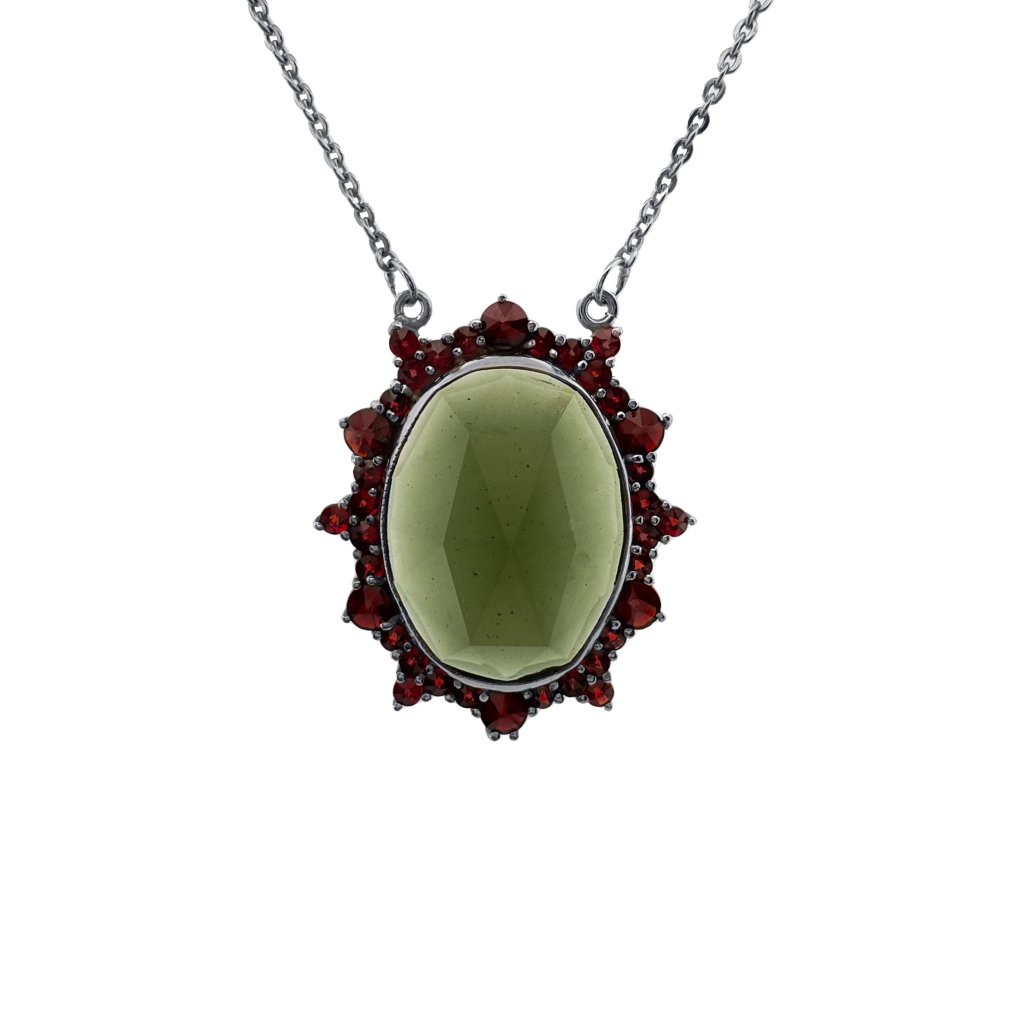 Stříbrný náhrdelník s vltavínem a granáty 2000326460005