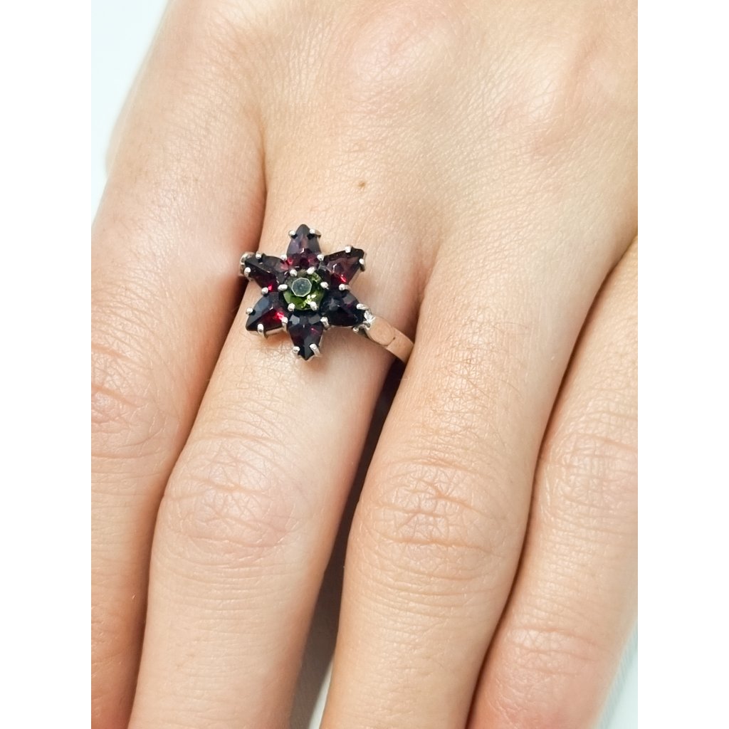 Moldavite ring in silver with garnets P2000092880007