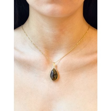 Luxusní zlatý přívěsek s broušeným vltavínem ve tvaru kapky P21 0055