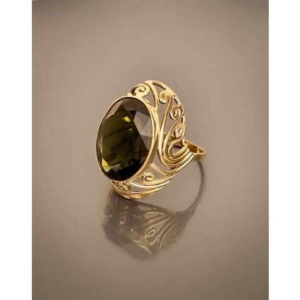 Luxusní zlatý prsten s broušeným vltavínem P22 0031