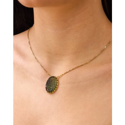Elegantní zlatý náhrdelník s vltavínem, ovál P23 0010