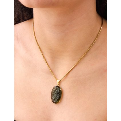 Gold pendant with Moldavite, oval, semi-cut P2000297510006
