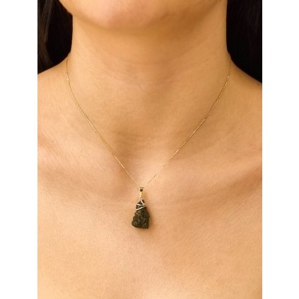 Gold pendant with Moldavite P2000251280006