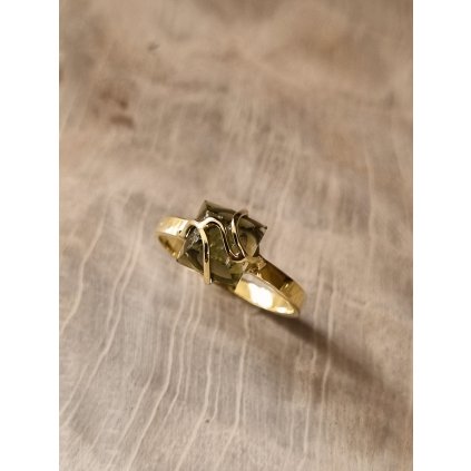 Zlatý prsten s vltavínem 2000336230001