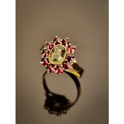 Gold ring with Moldavite and garnets 2000335850002